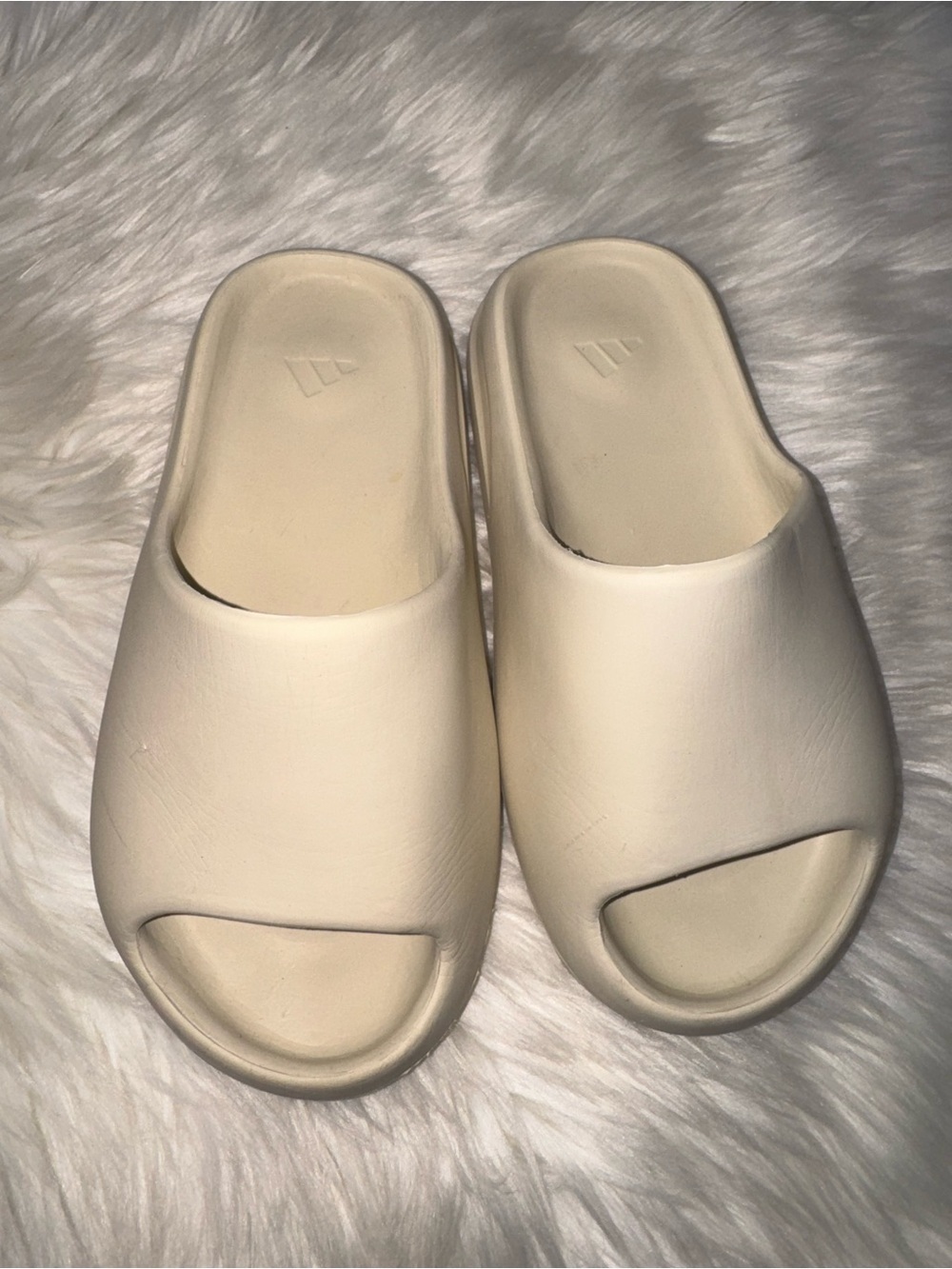 Yeezy Foam Slide in Light Cream